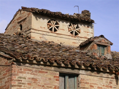 Casa rurale con torre colombaia