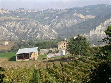 Casa colonica con scala esterna