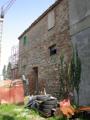Casa colonica con scala esterna