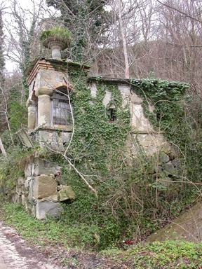 Cappella dedicata alla Madonna