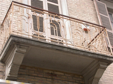 Palazzetto in Viale Moretti