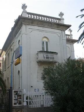 Villino in viale Colombo