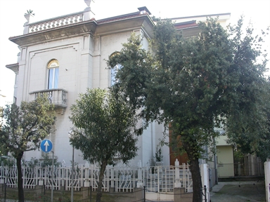 Villino in viale Colombo