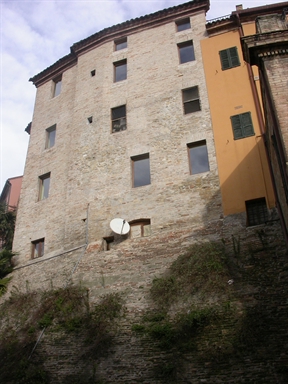 Casa in piazza Piacentini
