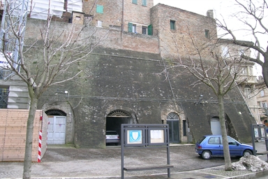 Bastioni delle mura castellane