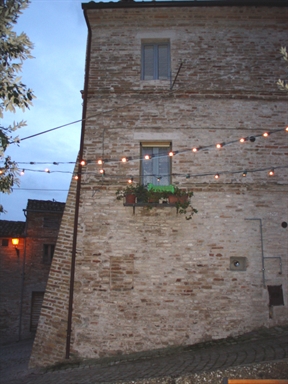 Casa edificata sulle Mura castellane