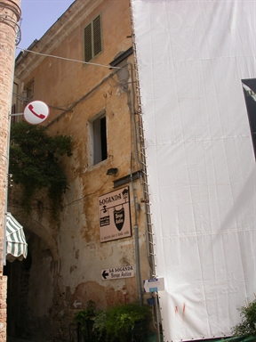 Casa in piazza Peretti