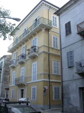 Casa in viale Indipendenza