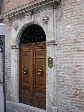 Palazzetto in Via Marconi