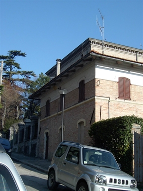 Casa del Custode di Villa Perogio