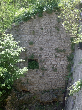 Resti delle Mura castellane