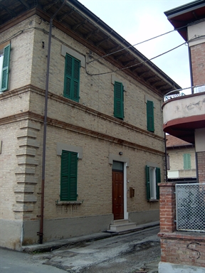 Casa bifamiliare in via Parini