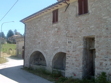 Casa padronale con lavatoio