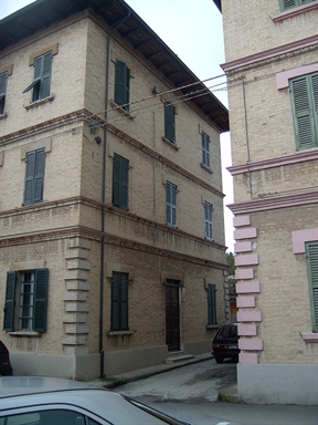 Palazzo di appartamenti in via S. Marone