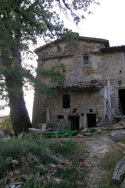 Casa torre con colombaia