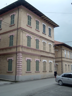 Palazzo di appartamenti in via Parini
