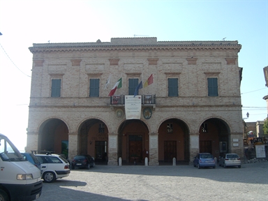 Palazzo del Comune di Montelupone, sede della Pinacoteca Civica e del Museo Demo-Antropologico d