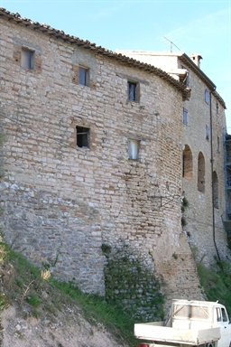 Mura del Castello di Vestignano