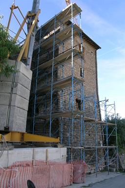 Torrione del Castello di Vestignano