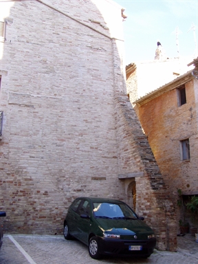 Resti di casa a schiera