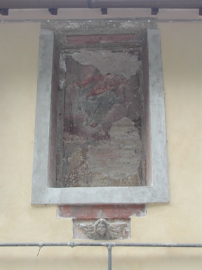 Casa a schiera con edicola