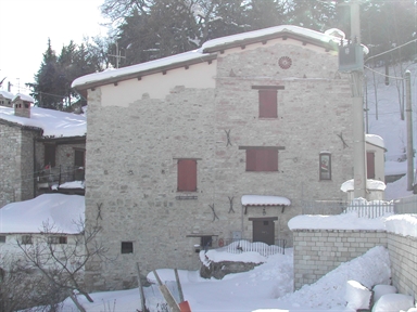 Casa colonica con casa-torre