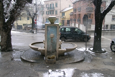 Fontana pubblica