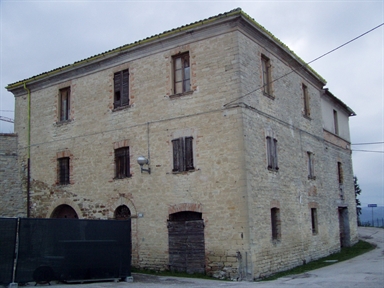 Palazzo in Viale della Vittoria, 11