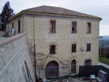 Palazzo in Viale della Vittoria, 11