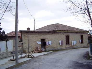 Palazzo in Viale della Vittoria, 11