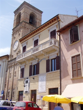 Biblioteca comunale `Guidobaldo dal Monte`