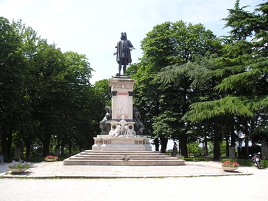 Monumento a Raffaello