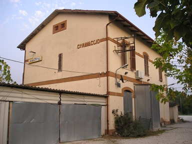 Stazione ferroviaria Canavaccio