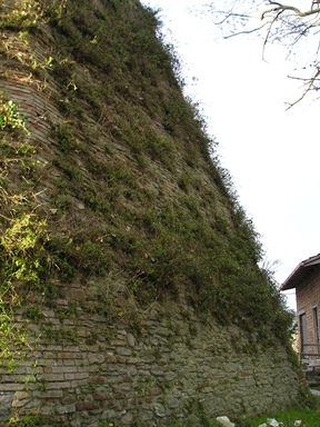 Mura castellane di Schieti