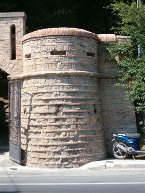 Porta di Villa Caprile