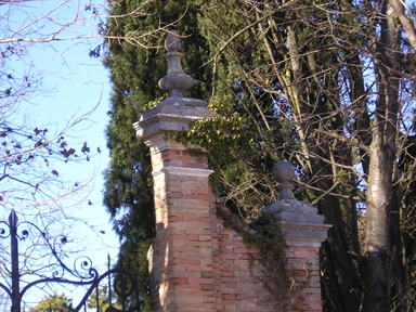 Ingresso monumentale di villa Tortorina