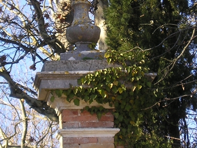 Ingresso monumentale di villa Tortorina