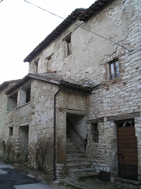 Casa colonica con scala esterna