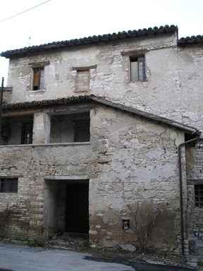 Casa colonica con scala esterna