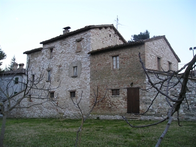 Casa colonica con scala esterna