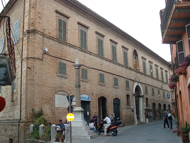 Palazzo dei Padri Conventuali, sede della Pinacoteca Comunale di Ostra