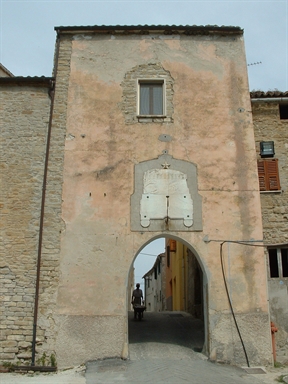 Porta del Castello di Poggio Cupro