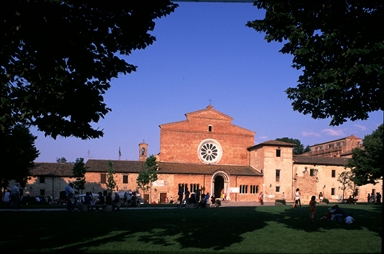 Veduta dell’abbazia cistercense di S. Maria di Chiaravalle di Fiastra