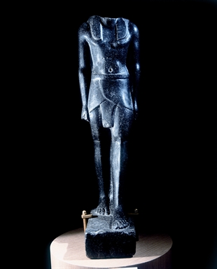 Statua egizia maschile