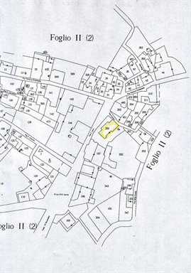 Palazzo in via C. Levi