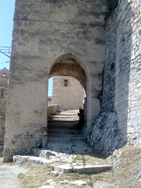 Porta del Castello di Elcito