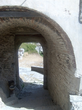 Porta del Castello di Elcito