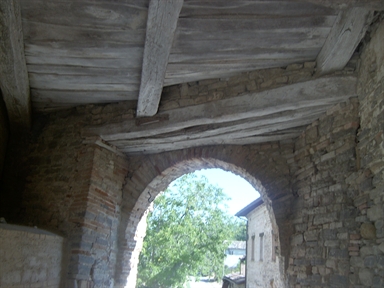 Porta del Castello di Serralta