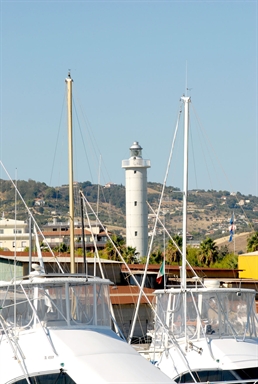 Veduta del Faro dal porto di San Benedetto del Tronto