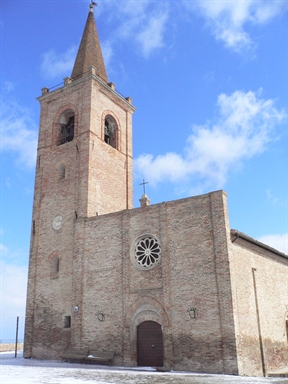 Facciata della Chiesa di San Pietro Apostolo, sede del Museo